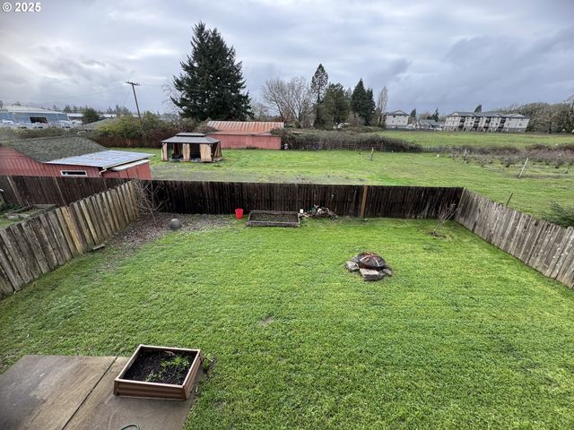 220 Se HOPE Ct, Sheridan, OR 97378