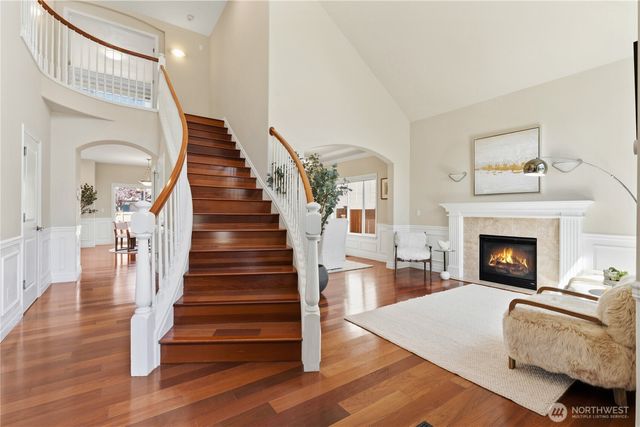 16105 Northup Way, Bellevue, WA 98008