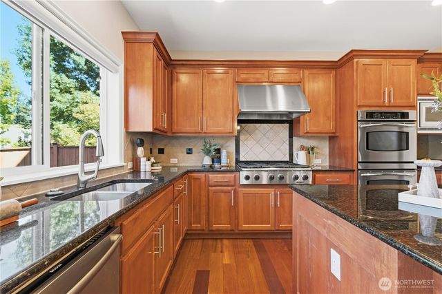16105 Northup Way, Bellevue, WA 98008