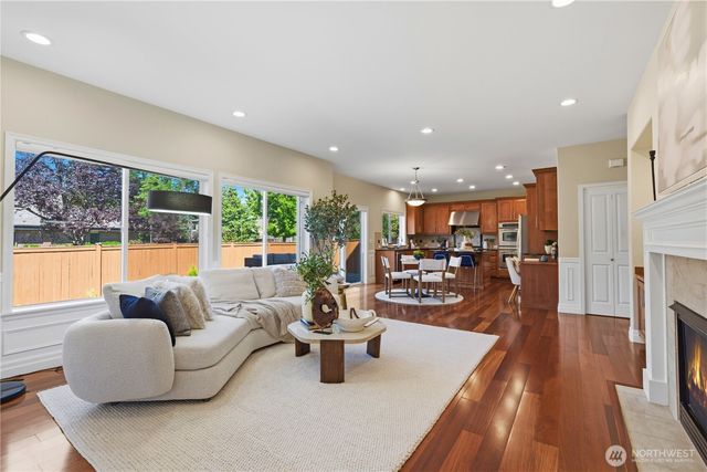 16105 Northup Way, Bellevue, WA 98008