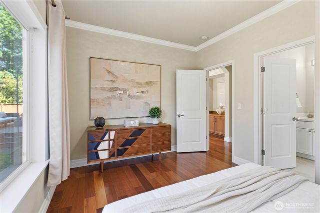 16105 Northup Way, Bellevue, WA 98008