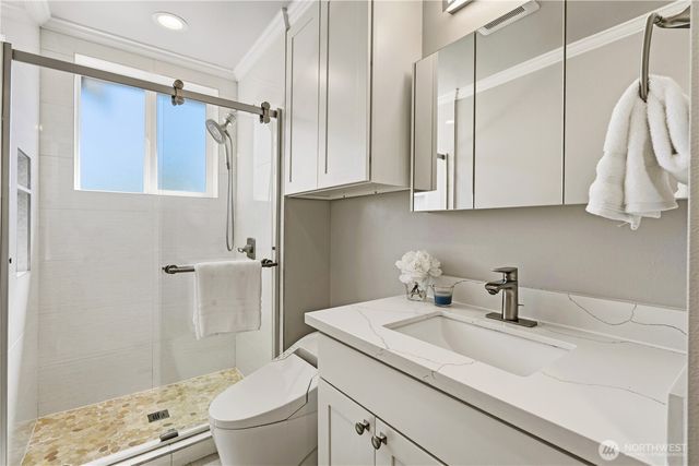 16105 Northup Way, Bellevue, WA 98008