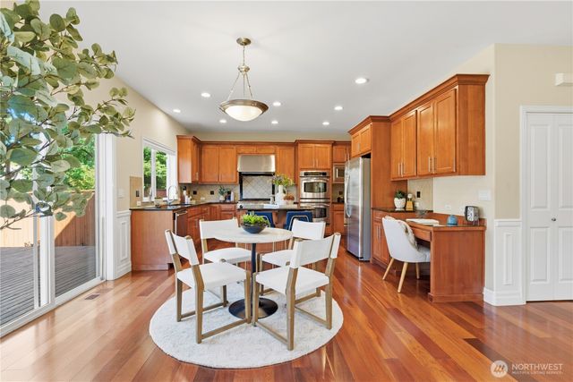 16105 Northup Way, Bellevue, WA 98008