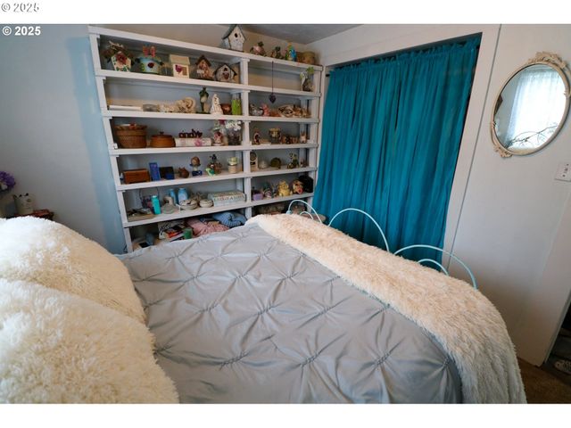 98470 CARLA Ln, Myrtle Point, OR 97458