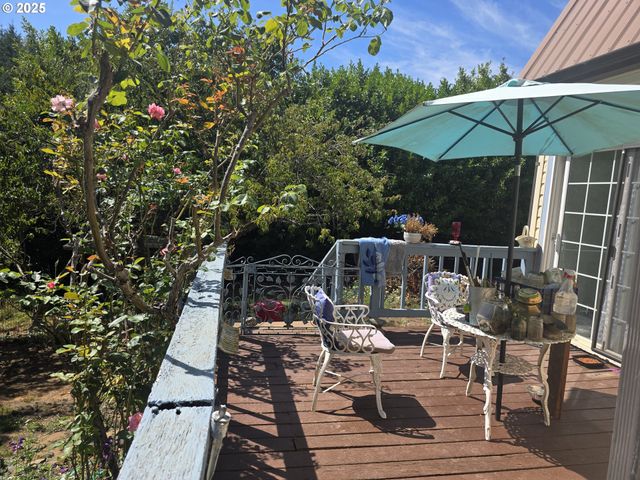 98470 CARLA Ln, Myrtle Point, OR 97458