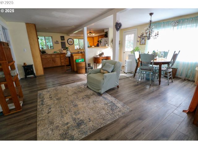 98470 CARLA Ln, Myrtle Point, OR 97458