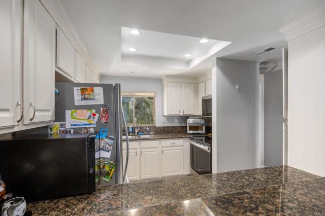 2816 Fairfield, Carlsbad, CA 92010