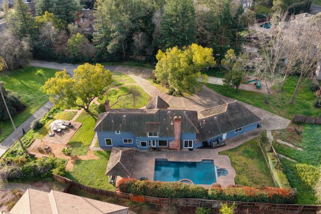 8475 Burford Ln, Fair Oaks, CA 95628