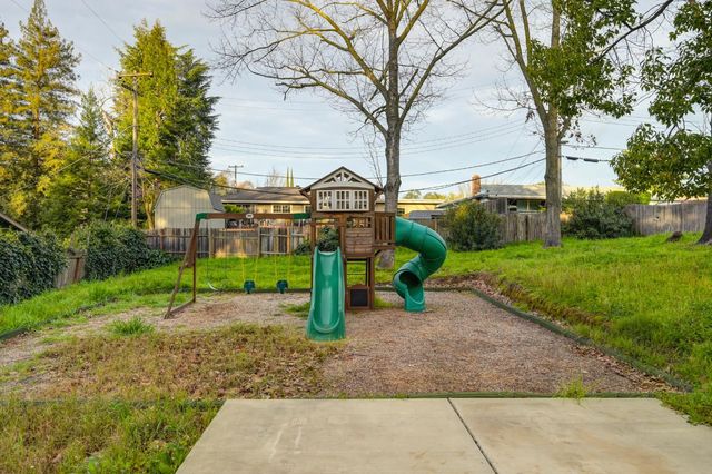 8475 Burford Ln, Fair Oaks, CA 95628