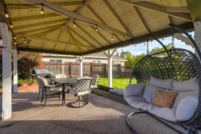 8475 Burford Ln, Fair Oaks, CA 95628