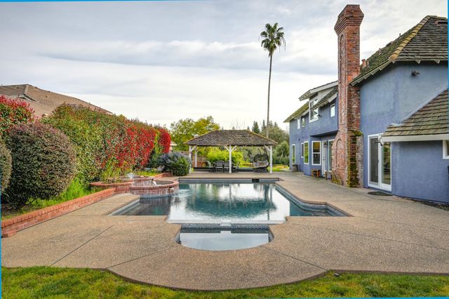 8475 Burford Ln, Fair Oaks, CA 95628