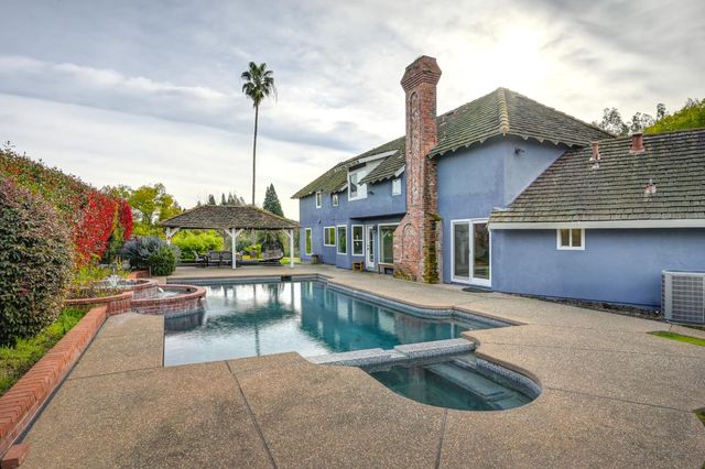 8475 Burford Ln, Fair Oaks, CA 95628