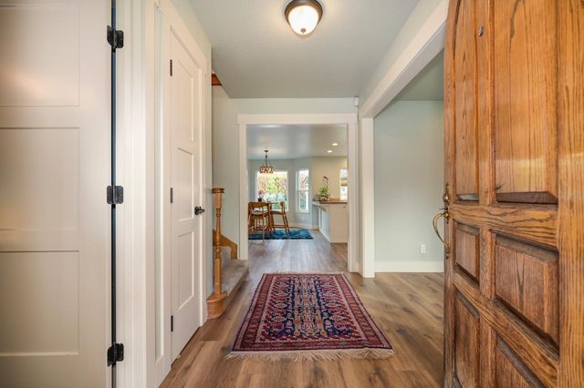 8475 Burford Ln, Fair Oaks, CA 95628