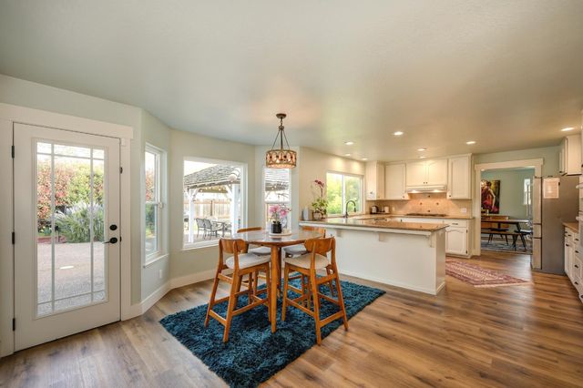 8475 Burford Ln, Fair Oaks, CA 95628