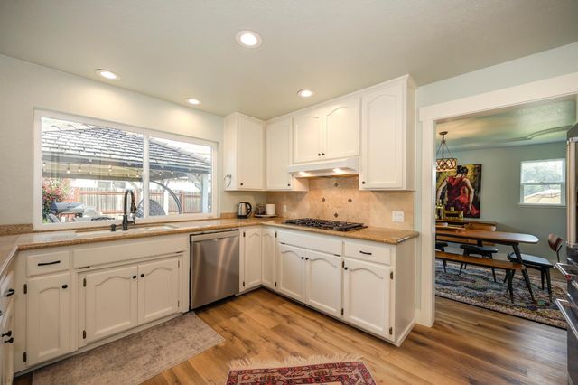 8475 Burford Ln, Fair Oaks, CA 95628