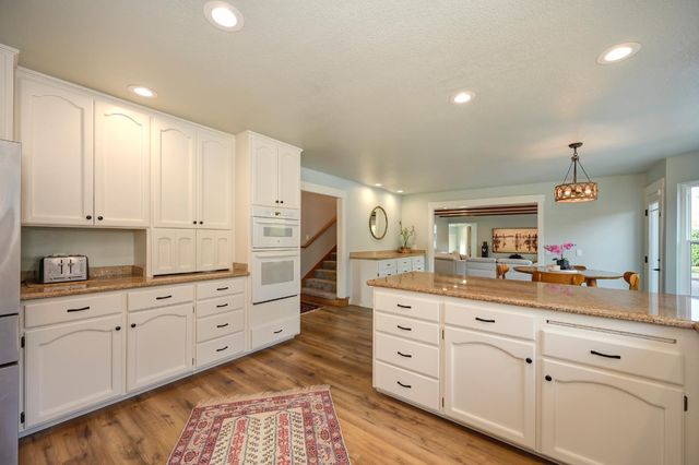 8475 Burford Ln, Fair Oaks, CA 95628