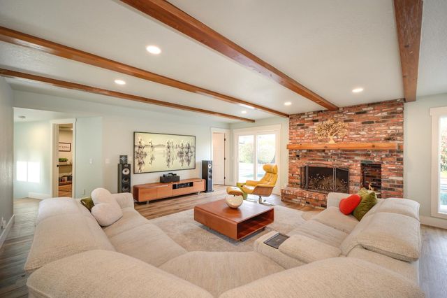 8475 Burford Ln, Fair Oaks, CA 95628