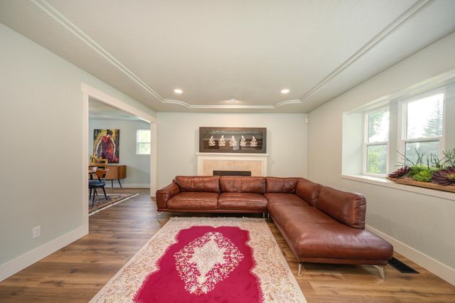 8475 Burford Ln, Fair Oaks, CA 95628