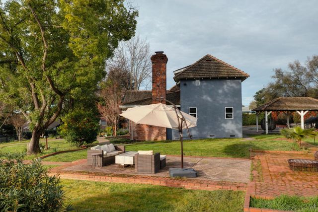 8475 Burford Ln, Fair Oaks, CA 95628