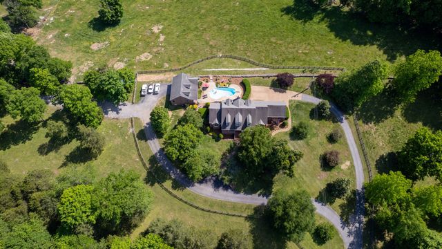 9 Stover Ln, Gordonsville, TN 38563