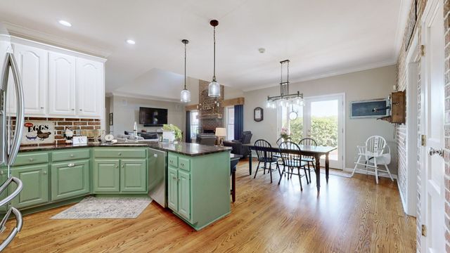 9 Stover Ln, Gordonsville, TN 38563