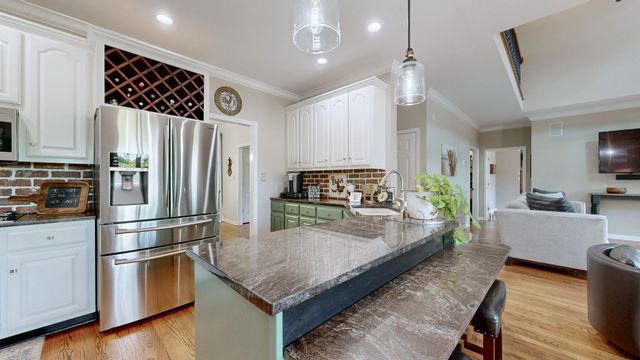 9 Stover Ln, Gordonsville, TN 38563