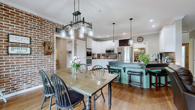 9 Stover Ln, Gordonsville, TN 38563