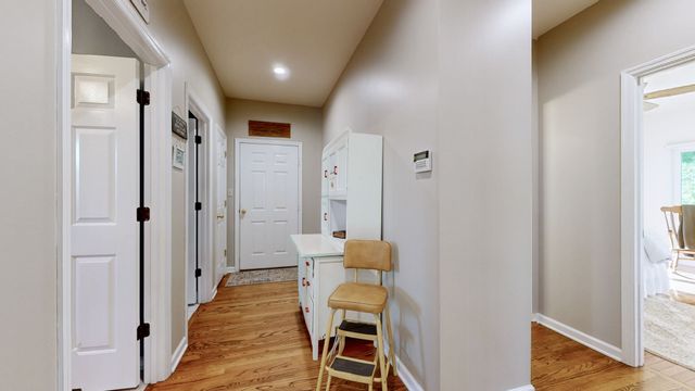 9 Stover Ln, Gordonsville, TN 38563