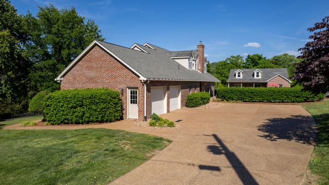 9 Stover Ln, Gordonsville, TN 38563