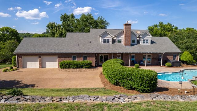 9 Stover Ln, Gordonsville, TN 38563