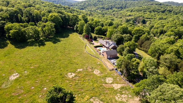 9 Stover Ln, Gordonsville, TN 38563