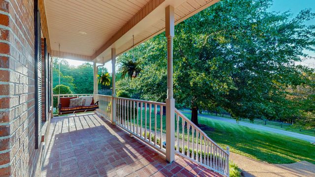 9 Stover Ln, Gordonsville, TN 38563