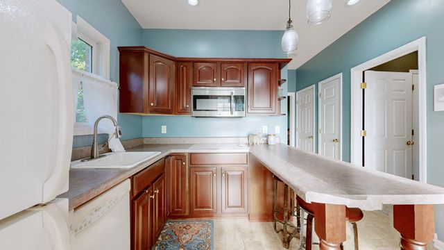 9 Stover Ln, Gordonsville, TN 38563