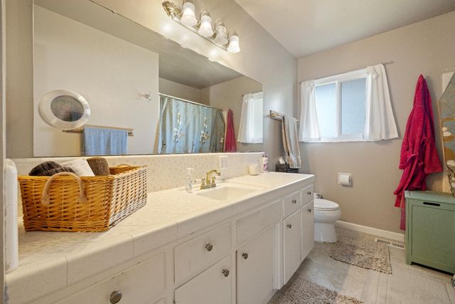 2701 Sheffield Ln, Modesto, CA 95350