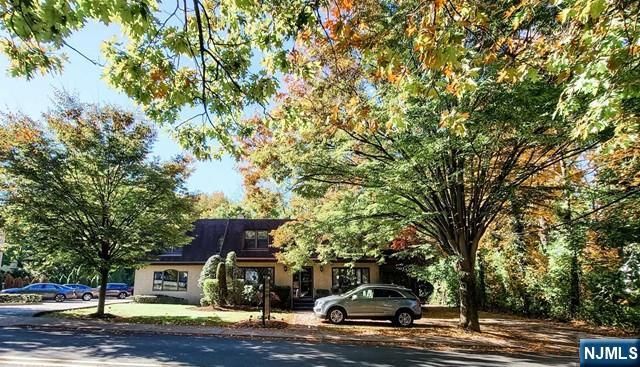36 Farview Terrace Rear Office, Paramus, NJ 07652