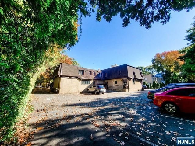 36 Farview Terrace Rear Office, Paramus, NJ 07652