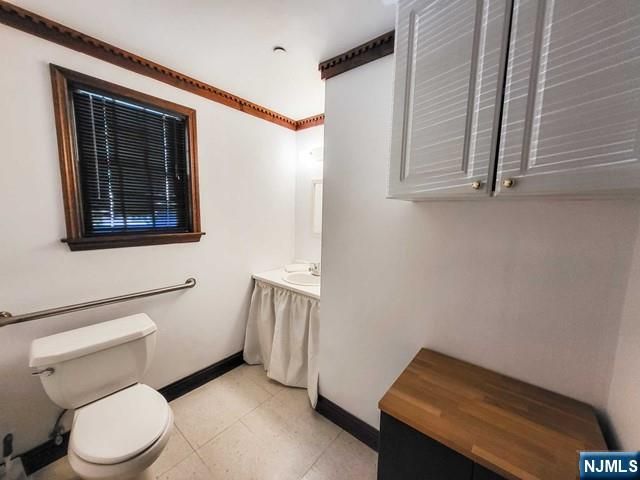 36 Farview Terrace Rear Office, Paramus, NJ 07652