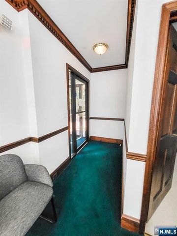 36 Farview Terrace Rear Office, Paramus, NJ 07652