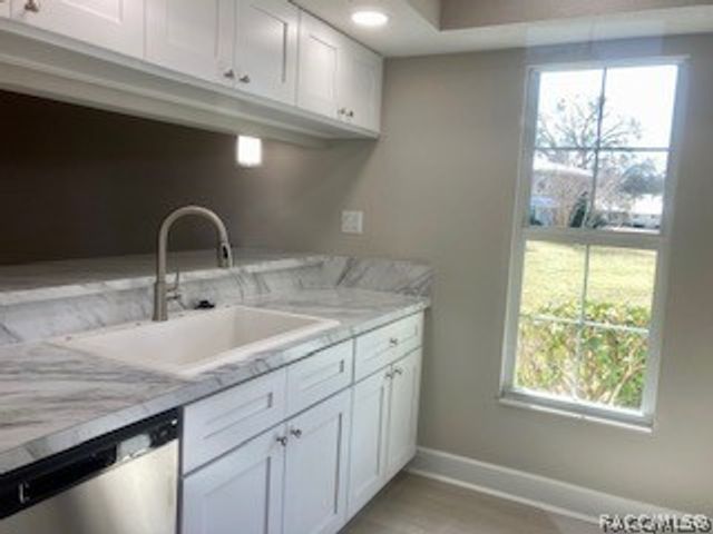 1215 N Egret Point, Crystal River, FL 34429