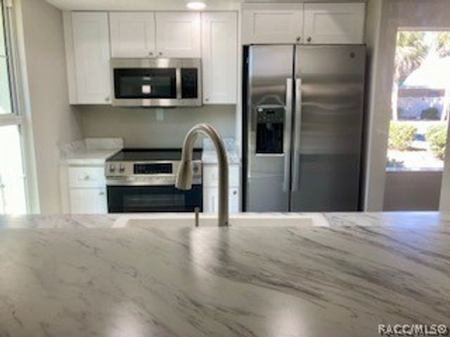 1215 N Egret Point, Crystal River, FL 34429