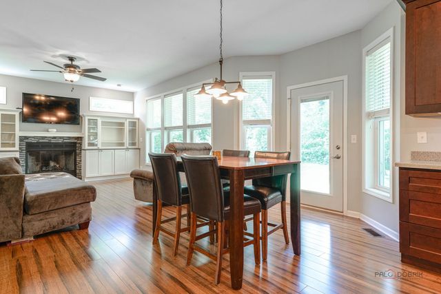39226 N Rangers Way, Antioch, IL 60002