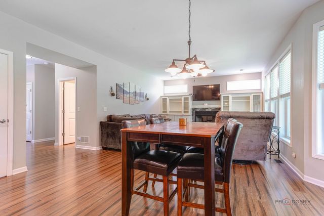 39226 N Rangers Way, Antioch, IL 60002