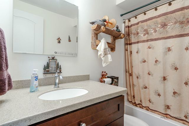 39226 N Rangers Way, Antioch, IL 60002