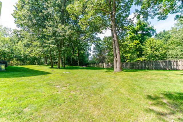 39226 N Rangers Way, Antioch, IL 60002