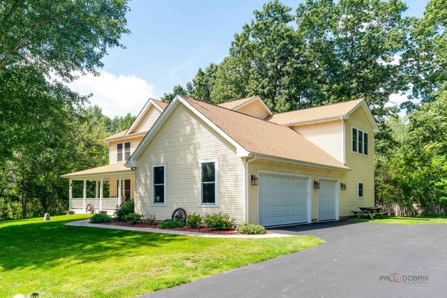 39226 N Rangers Way, Antioch, IL 60002