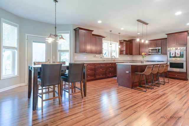 39226 N Rangers Way, Antioch, IL 60002