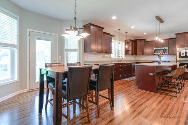 39226 N Rangers Way, Antioch, IL 60002