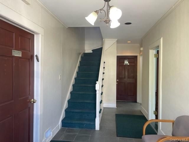 15 Ives Road, Hewlett, NY 11557