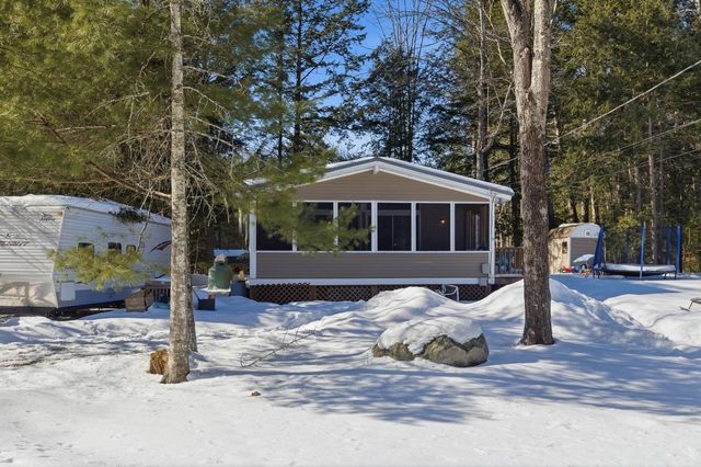 9 W Hill Place, Barnstead, NH 03225