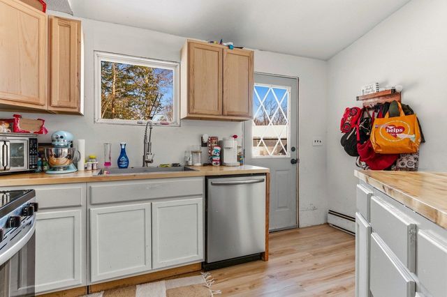 9 W Hill Place, Barnstead, NH 03225